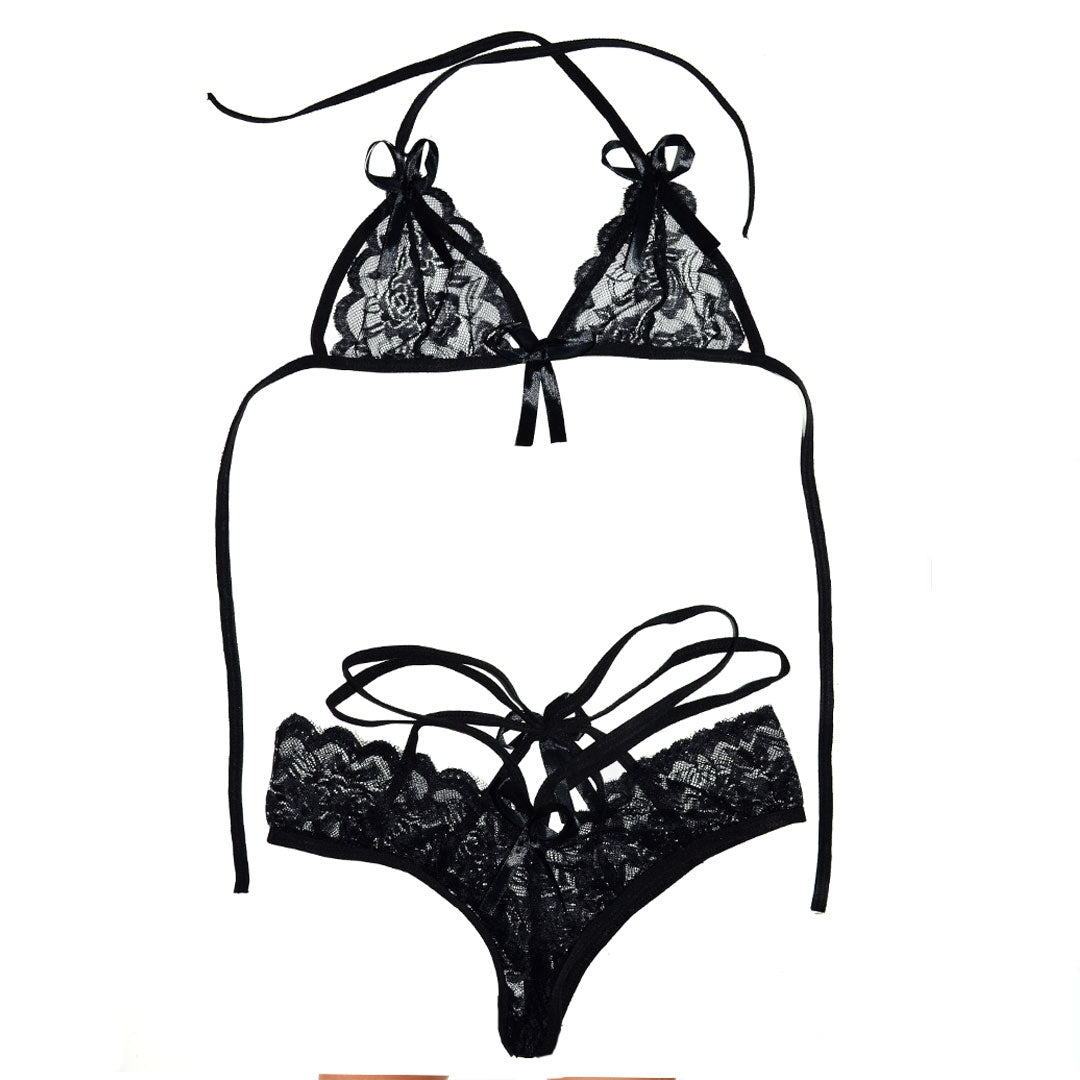 (Black Lace Delight) Sensual Lingerie Set: Bralette and Panties