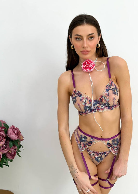 Floral Fantasy   (Floral Set With Embroidery)